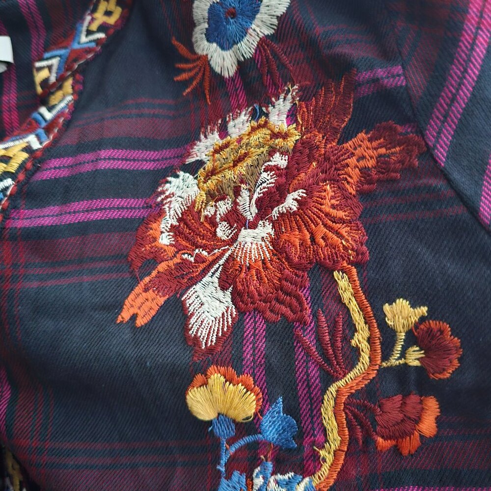 Time For Me Plaid Embroidered Floral Balloon Sleeve V-Neck Blouse Women's Small - Picture 7 of 15